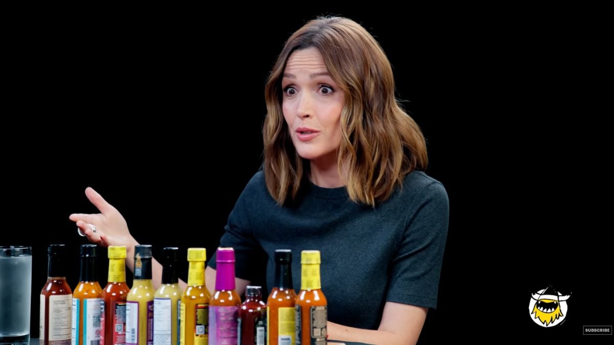 Rose Byrne se souvient comment une équipe « insidieuse » a empêché l'enfant star d'être « traumatisée » par le démon |