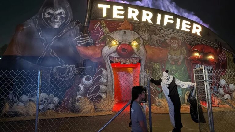 « Terrifier », le nouvel outsider d'Hollywood, fait ses débuts dans les soirées d'horreur universelles d'Halloween