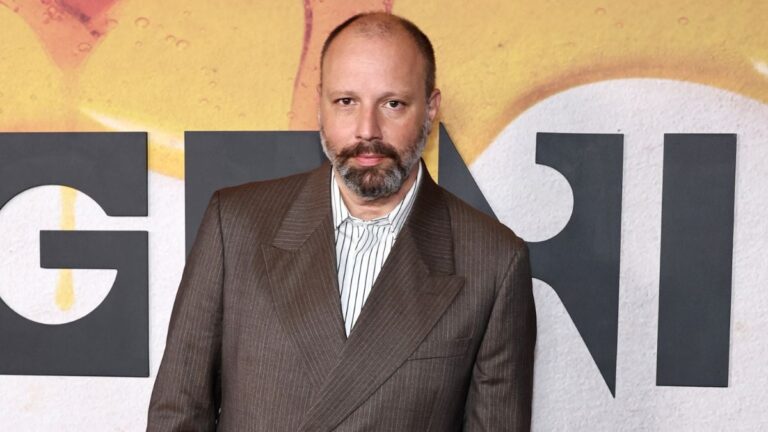 Yorgos Lanthimos dit qu'il fait une « petite pause » dans la réalisation après « Bugonia »
