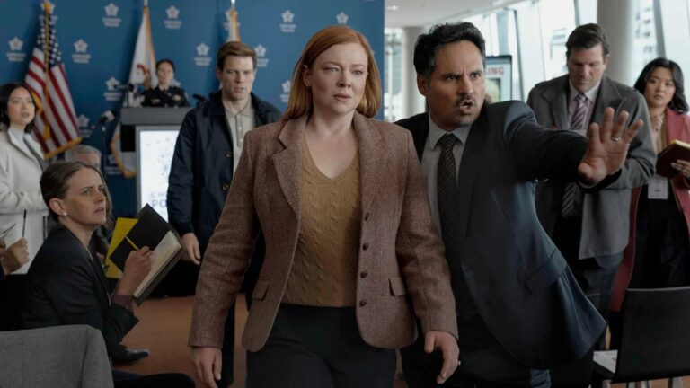 Critique de « Toute sa faute » : Sarah Snook prospère dans le haut débit de Peacock