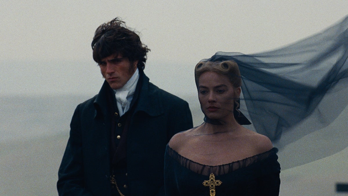Margot Robbie et Jacob Elordi deviennent chauds et lourds dans la nouvelle bande-annonce de "Wuthering Heights"