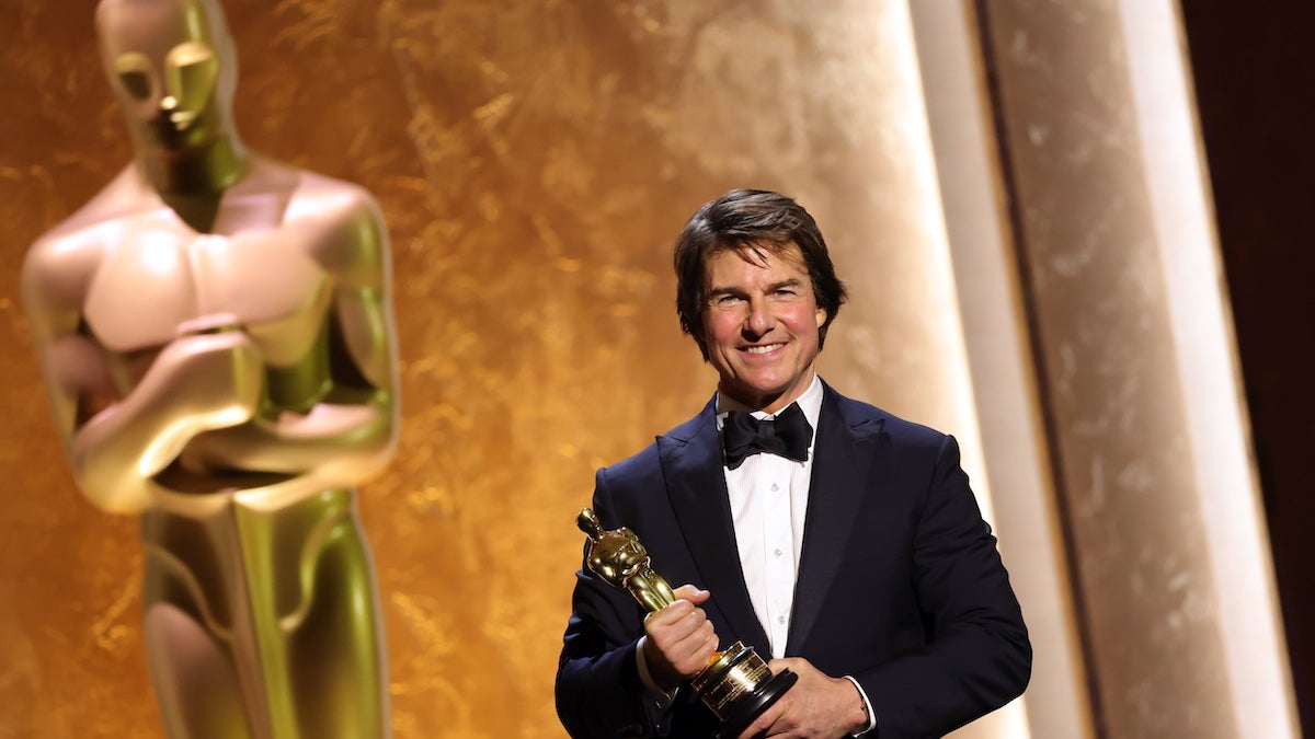 Tom Cruise utilise les Governors Awards pour faire pression en faveur du cinéma – même si vous devez vous faufiler