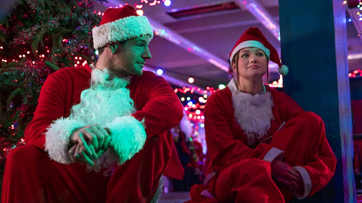 Critique de "Jingle Bell Heist": Olivia Holt vole Noël, des cœurs et de l'argent