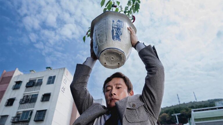 Neon invite tous les PDG du Fortune 500 à une projection spéciale de « No Other Choice » pour faire face à une culture toxique