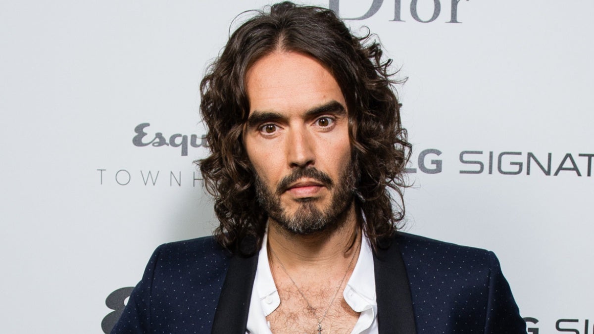 Russell Brand frappé par de nouvelles accusations de viol et d'agression sexuelle au Royaume-Uni