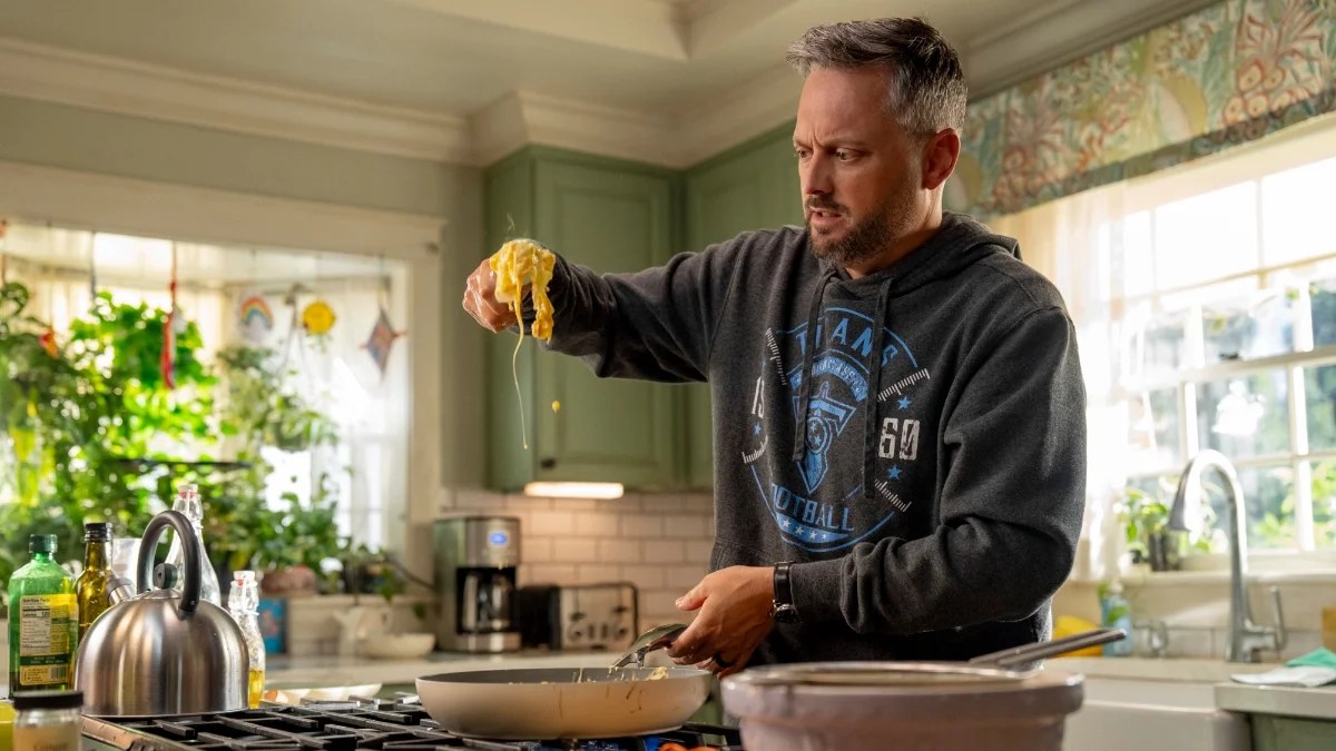 "The Breadwinner" de Nate Bargatze présente le comédien comme un "Mr." des temps modernes. Maman'