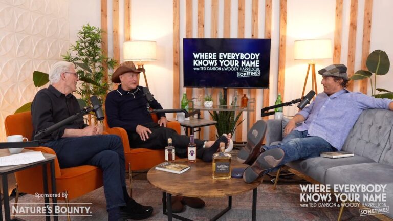 Matthew McConaughey révèle pourquoi il ne peut plus se défoncer avec Woody Harrelson | Vidéo