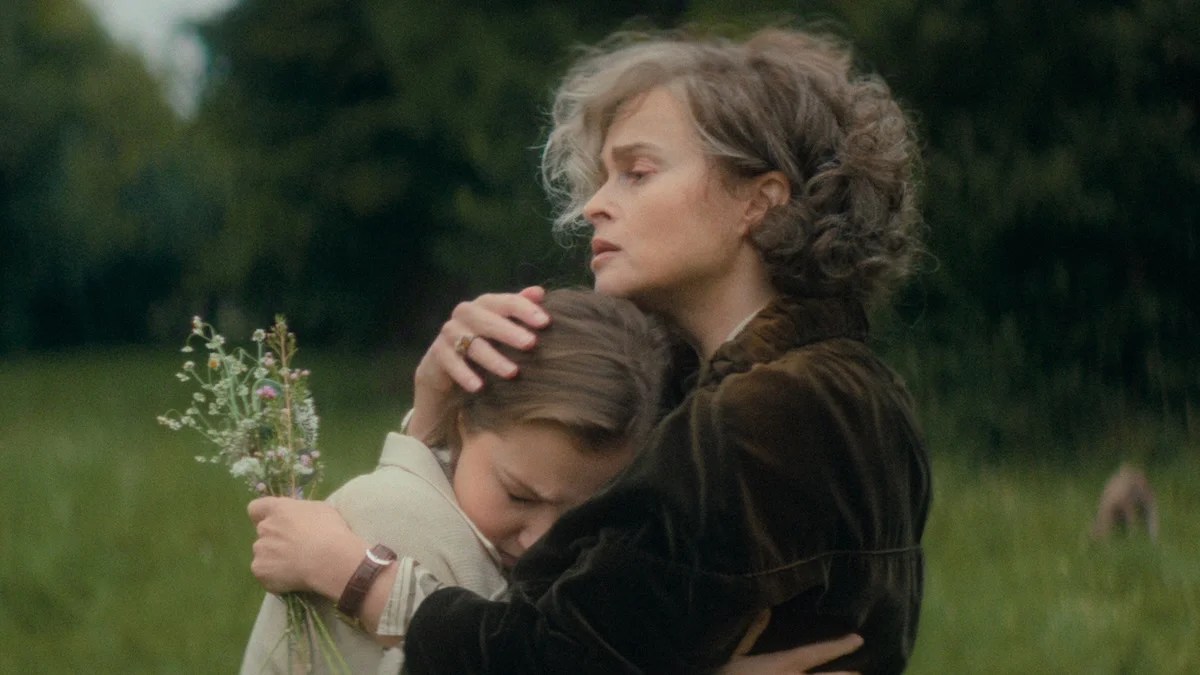 Critique des Sept Cadrans d'Agatha Christie : adaptation somptueuse de Netflix