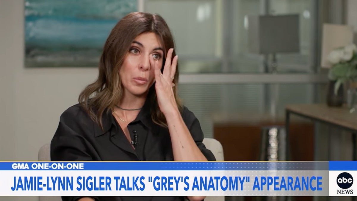 Jamie-Lynn Sigler s'étouffe d'avoir caché son diagnostic de SEP à la lumière du nouveau scénario de "Grey's Anatomy"