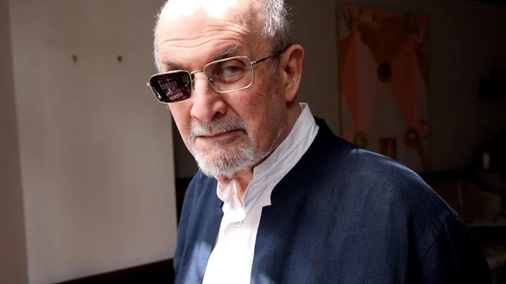 Salman Rushdie dans "Couteau : La tentative de meurtre de Salman Rushdie"