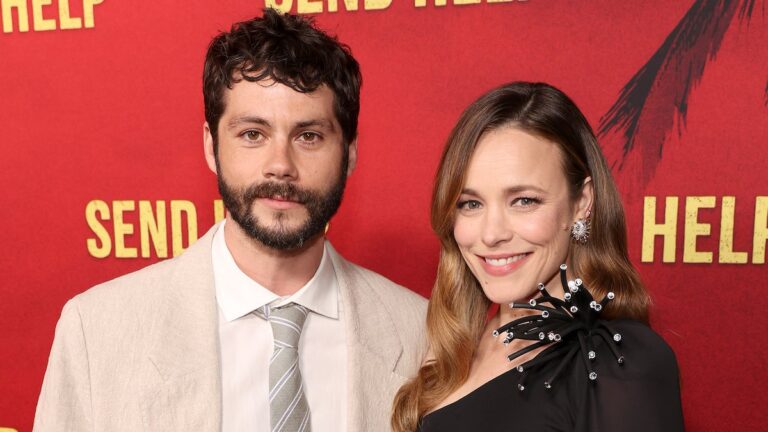 Sam Raimi révèle comment il a réussi à envoyer de l'aide avec Rachel McAdams et Dylan O'Brien