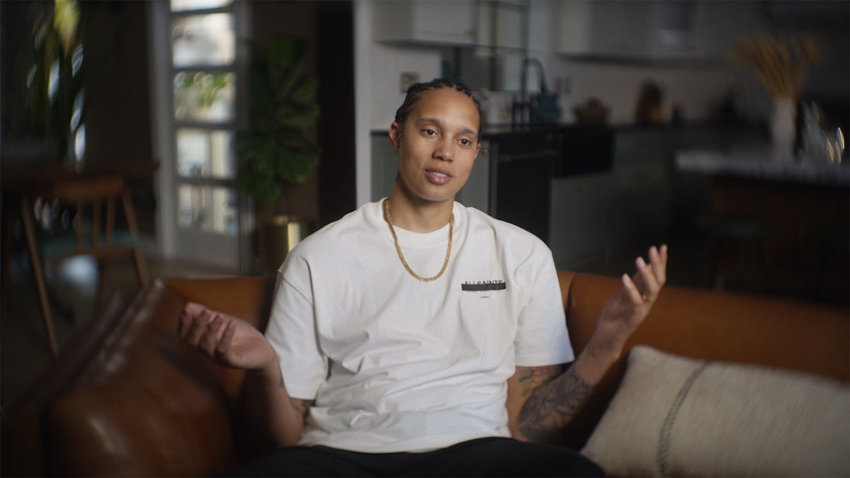 Brittney Griner dit que faire un document franc sur son emprisonnement en Russie a été « très curatif »