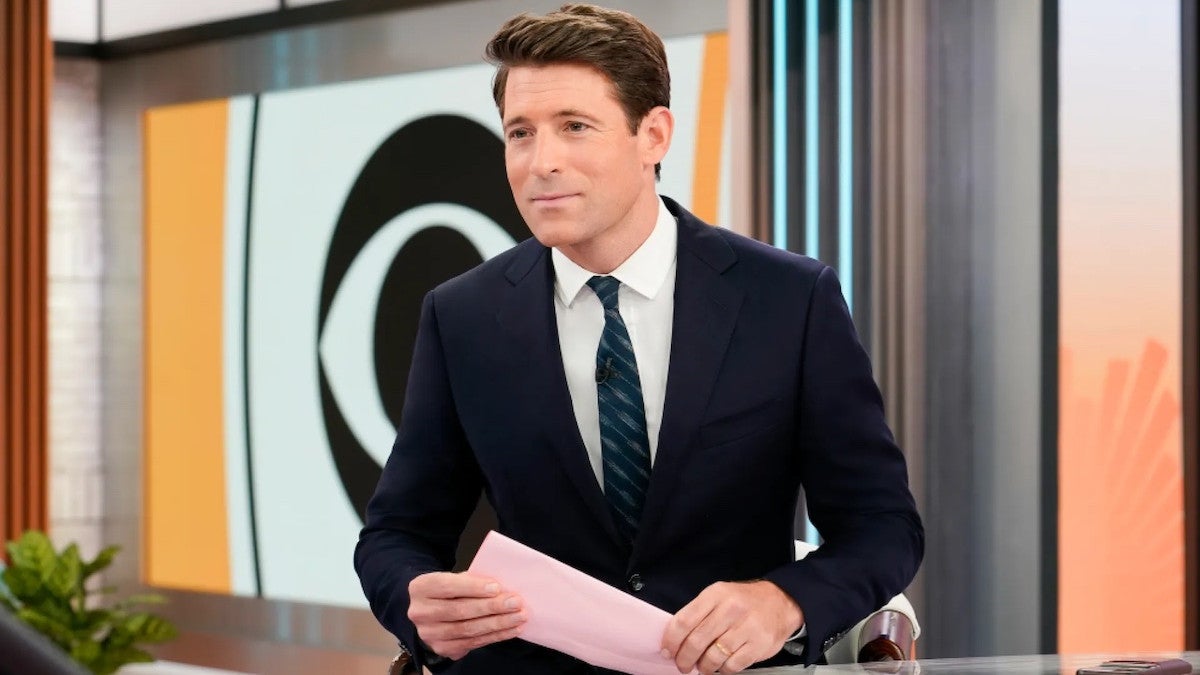 CBS News dévoile « 5 principes simples » guidant les tâches du soir de Tony Dokoupil au milieu des réactions négatives