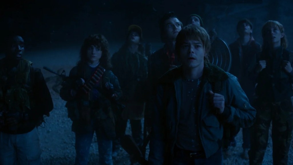 choses-étranges-caleb-mclaughlin-natalia-dyer-gaten-matarazzo-joe-keery-finn-wolfhard-charlie-heaton-noah-schnapp-maya-hawke-netflix