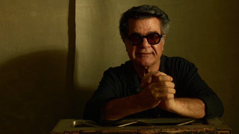 Jafar Panahi plaide pour une aide internationale concernant l'Iran : « Un massacre approche » | Exclusif