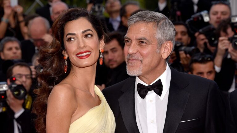 Le gouvernement français défend la citoyenneté de George et Amal Clooney et cite leurs « actions remarquables »