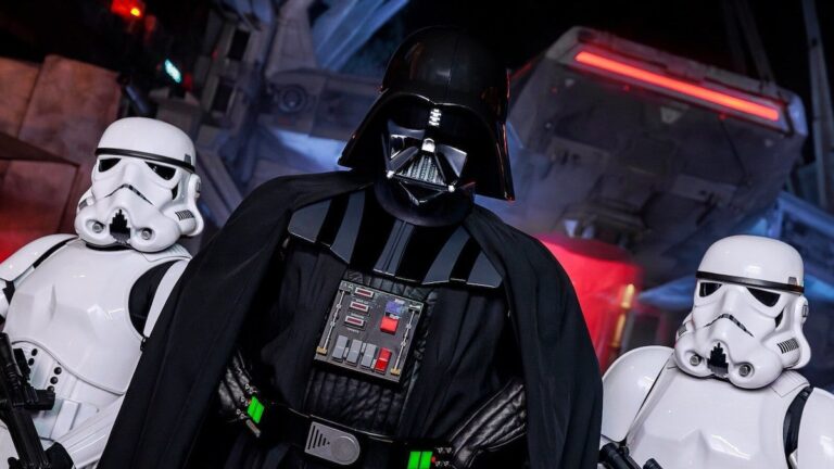 Remaniement « Star Wars »: Disneyland revient sur le thème Galaxy's Edge et ajoute Dark Vador et Han Solo