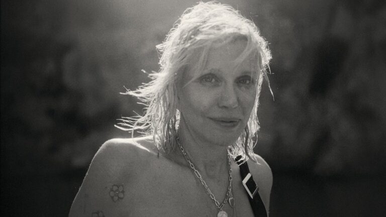 Revue « Antihéroïne » : Courtney Love raconte sa propre histoire dans un document complet et compatissant