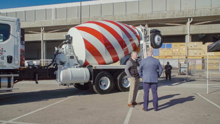 Revue « L'histoire du béton » : John Wilson cimente son statut d'artiste essentiel pour notre