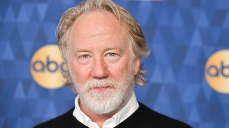 Timothy Busfield se livre à la police et nie les accusations d'abus sexuels sur des enfants : « Ce ne sont que des mensonges »