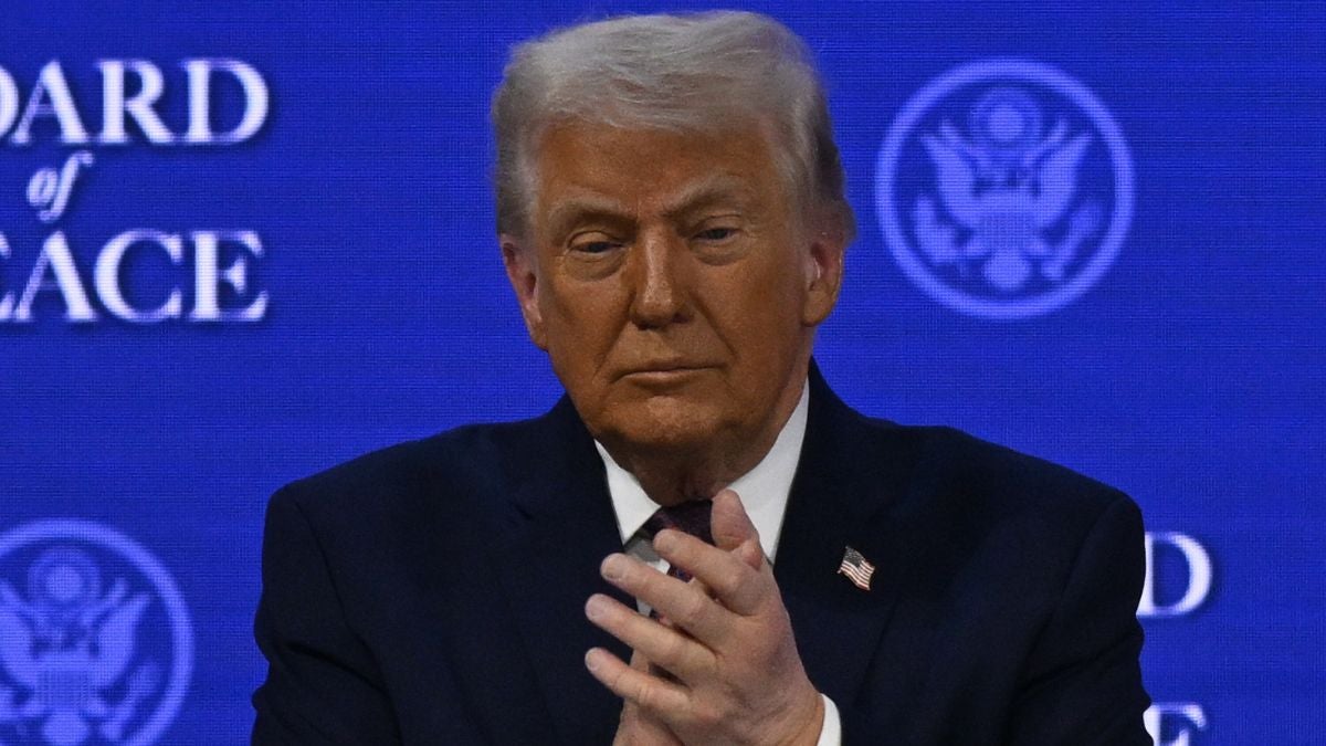 Trump rétablit le plan tarifaire pour les films réalisés à l'étranger, mais promet des « obligations à faible taux d'intérêt » pour la production de Los Angeles