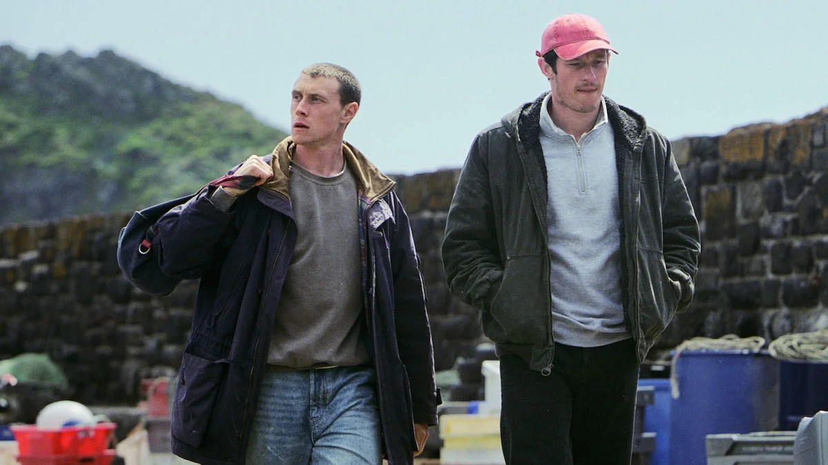 Callum Turner et George MacKay viennent peut-être de monter à bord d'un navire fantôme dans la bande-annonce de "Rose of Nevada"