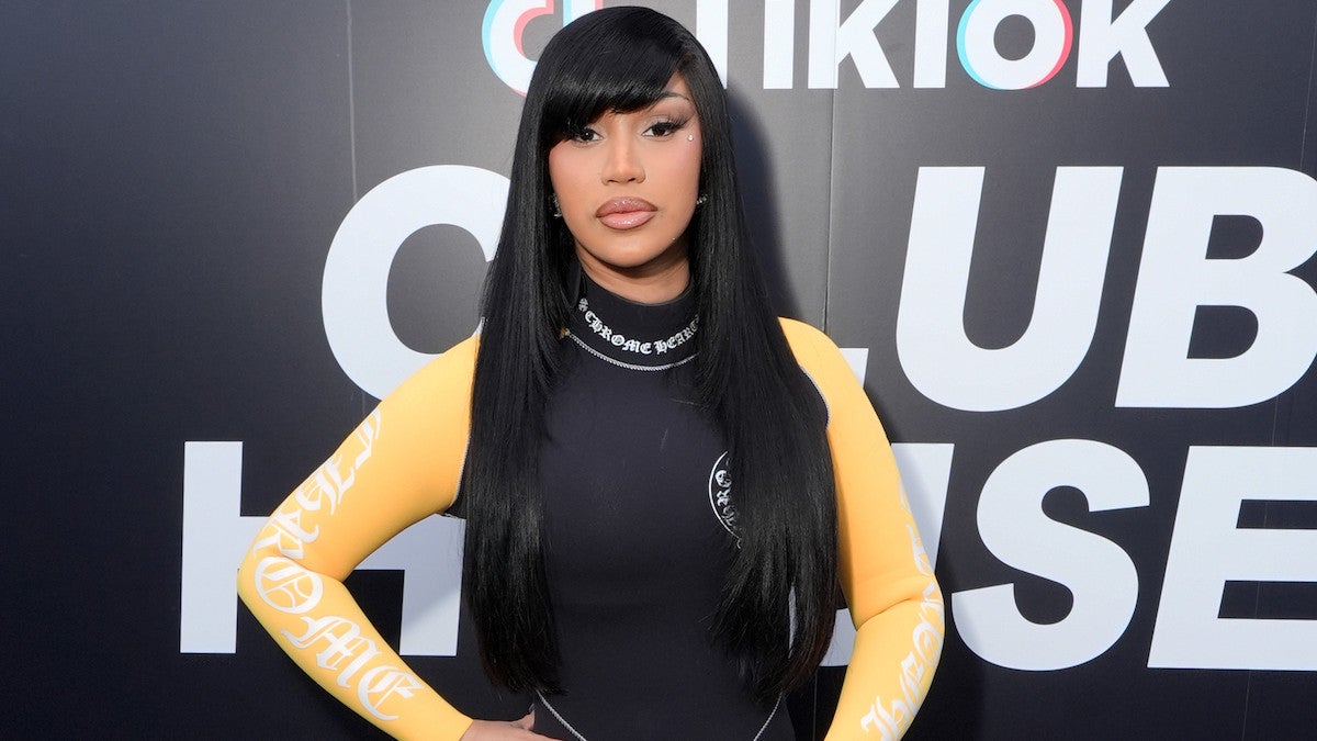 Cardi B ferme le DHS à cause des fichiers Epstein dans une dispute sur les réseaux sociaux : « Pourquoi vous ne voulez pas parler ? »
