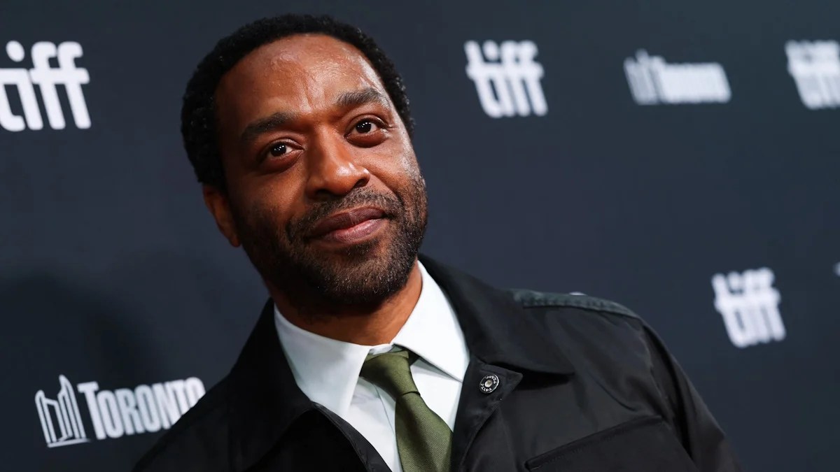 Chiwetel Ejiofor rejoint Scarlett Johansson dans "L'Exorciste" de Mike Flanagan