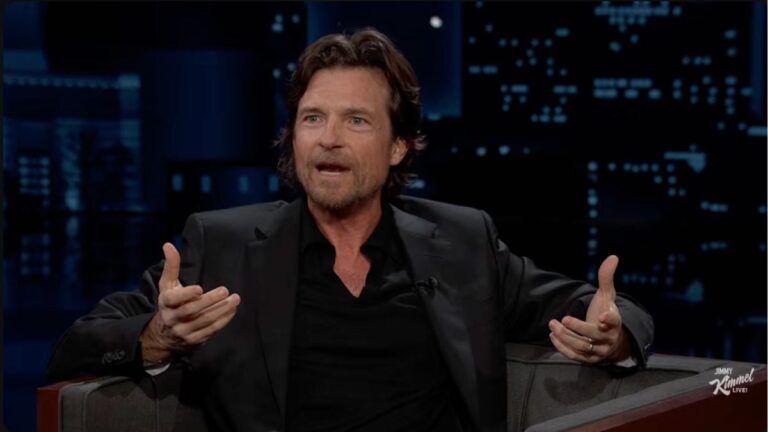 Jason Bateman se moque des articles Clickbait pour des citations triées sur le volet : « Comme un idiot » | Vidéo