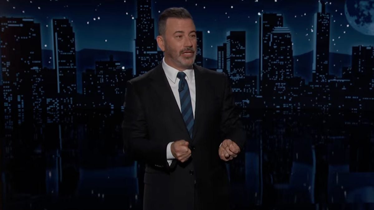 Jimmy Kimmel rôtit le spectacle de mi-temps TPUSA de Kid Rock comme une « bataille de synchronisation labiale avec lui-même » après
