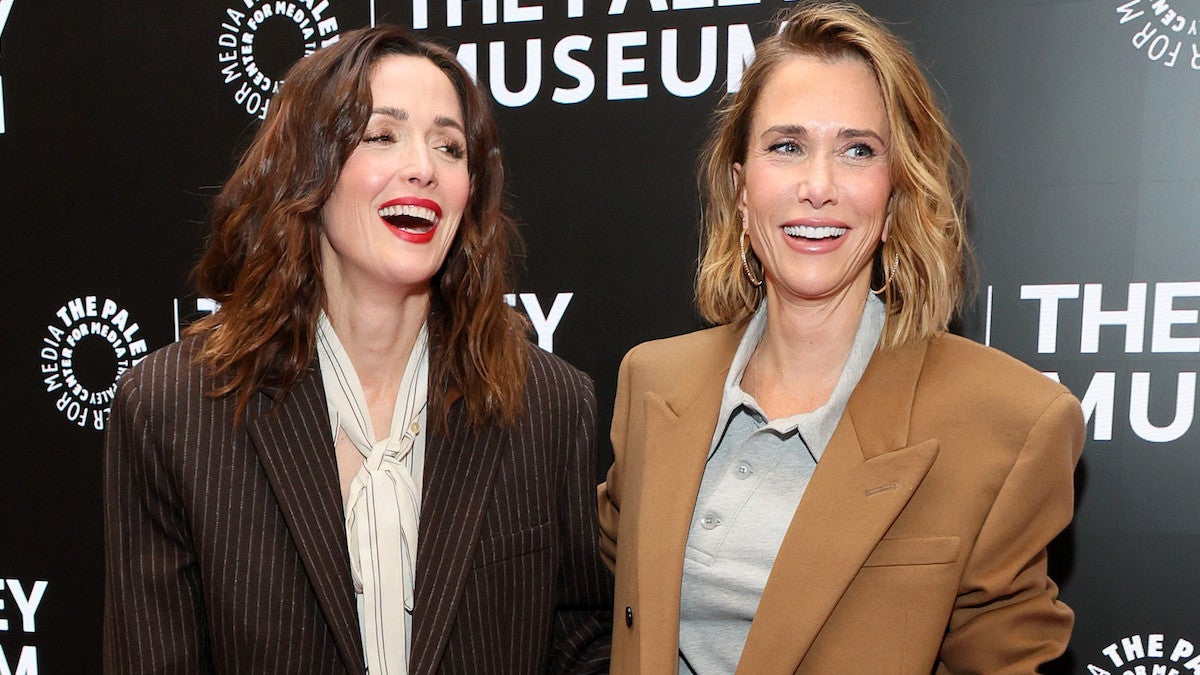 Kristen Wiig et Rose Byrne se souviennent des liens entre les « demoiselles d'honneur » dans un club de strip-tease masculin : « C'était bon pour