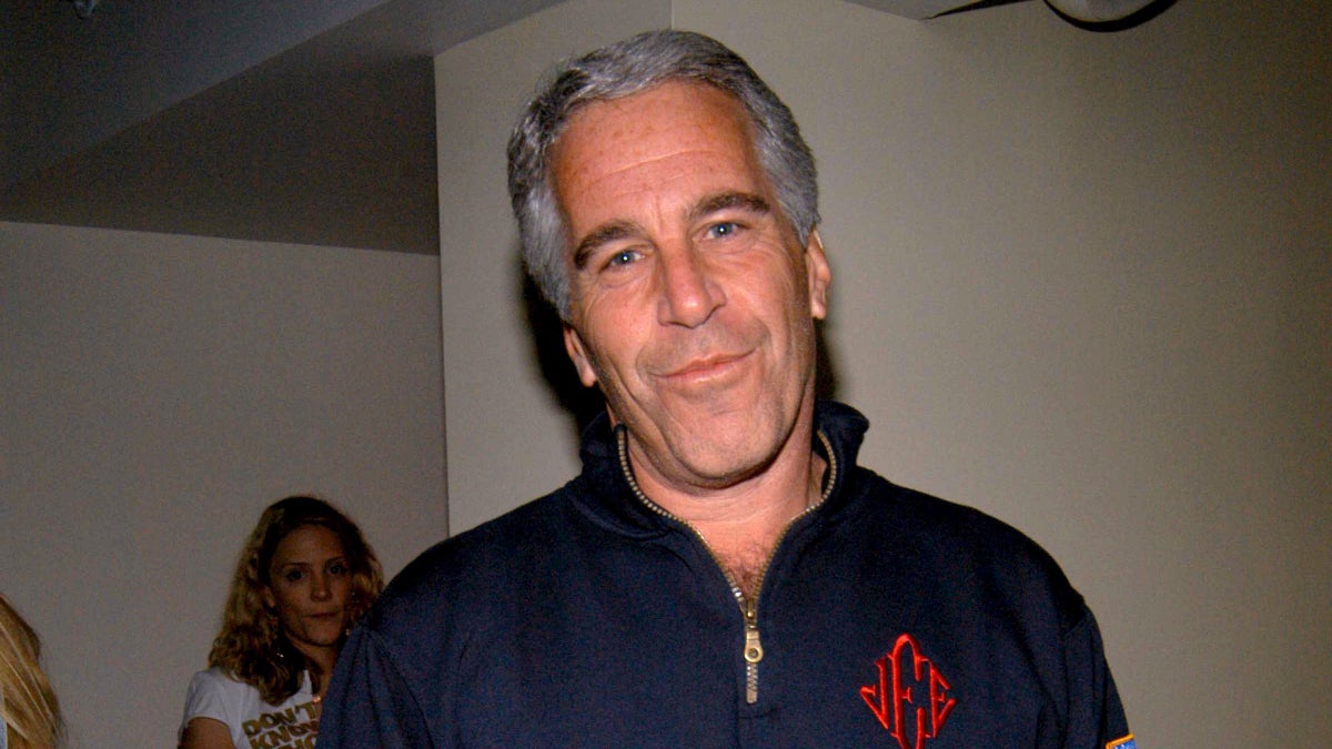 La Convention sur les dinosaures interdit tous les paléontologues nommés dans les dossiers d'Epstein pour « la sécurité de notre