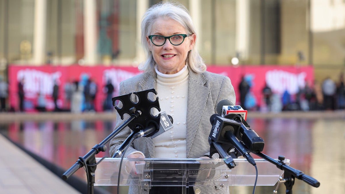 Le commissaire aux médias et au divertissement du bureau du maire de la ville de New York, Pat Swinney Kaufman, démissionne