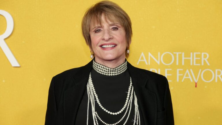 Patti LuPone arrête un concert au Carnegie Hall pour dénoncer la fermeture du Kennedy Center par Trump : « Nous devons