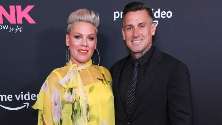 Pink nous détruit chaque semaine, People for « Fake News » rapporte sur la séparation de Carey Hart : « Vous pouvez le faire »