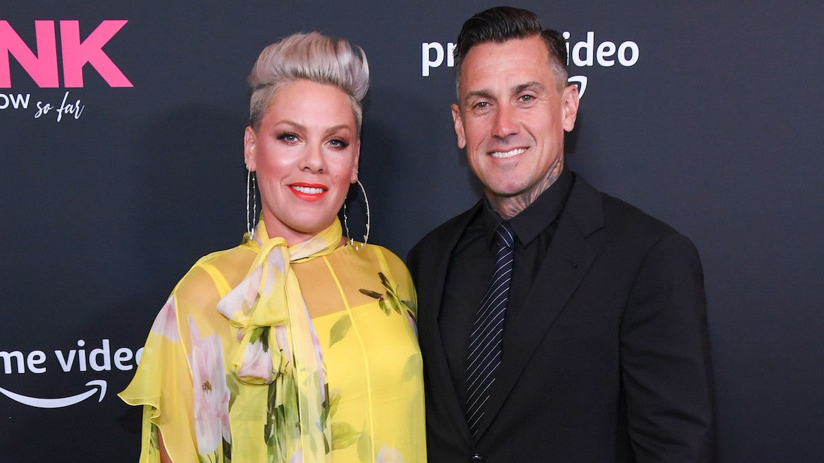 Pink nous détruit chaque semaine, People for "Fake News" rapporte sur la séparation de Carey Hart : "Vous pouvez le faire"