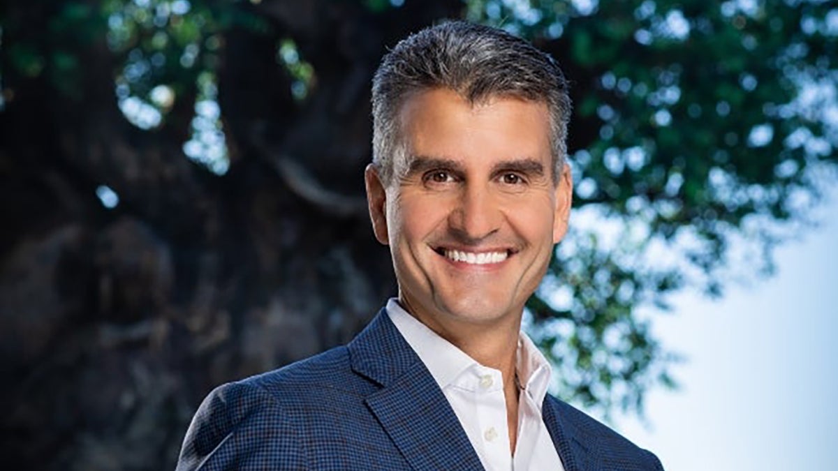 Prochain PDG de Disney : Josh D'Amaro, président de l'expérience, succédera à Bob Iger en tant que PDG