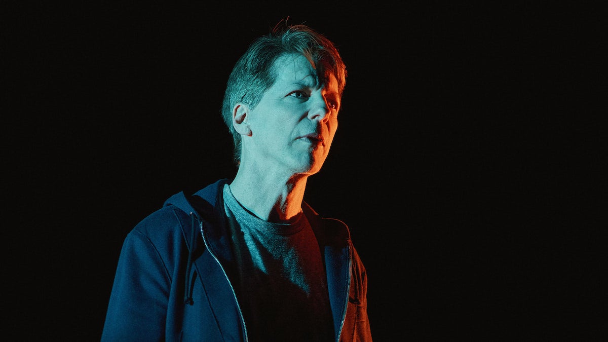 Revue Off Broadway de "The Unknown" : Sean Hayes a la chair de poule