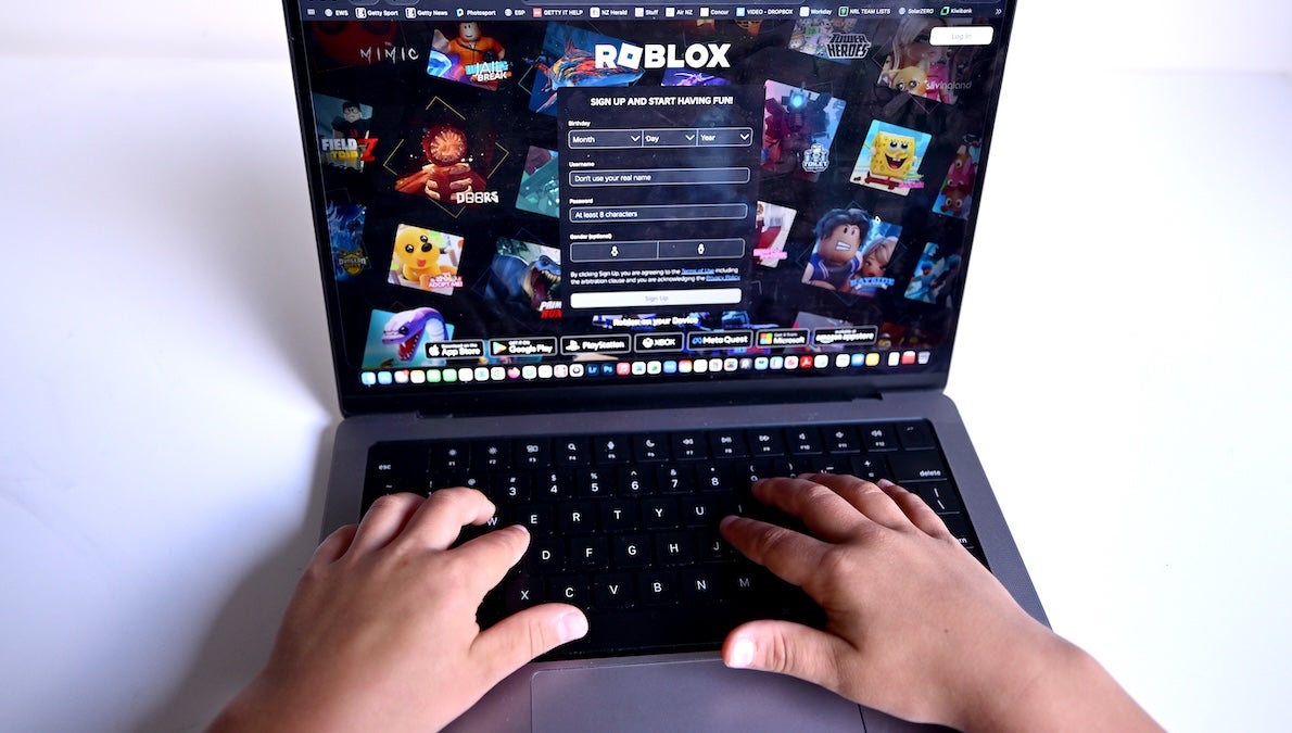 Roblox poursuivi pour avoir créé un monde en ligne « largement non supervisé » qui « permet aux pédophiles prédateurs »