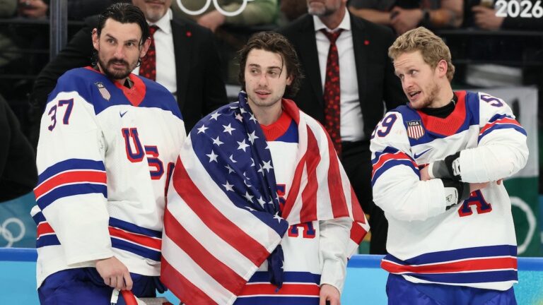 Voici quels joueurs de hockey masculin américains ont sauté le discours sur l'état de l'Union