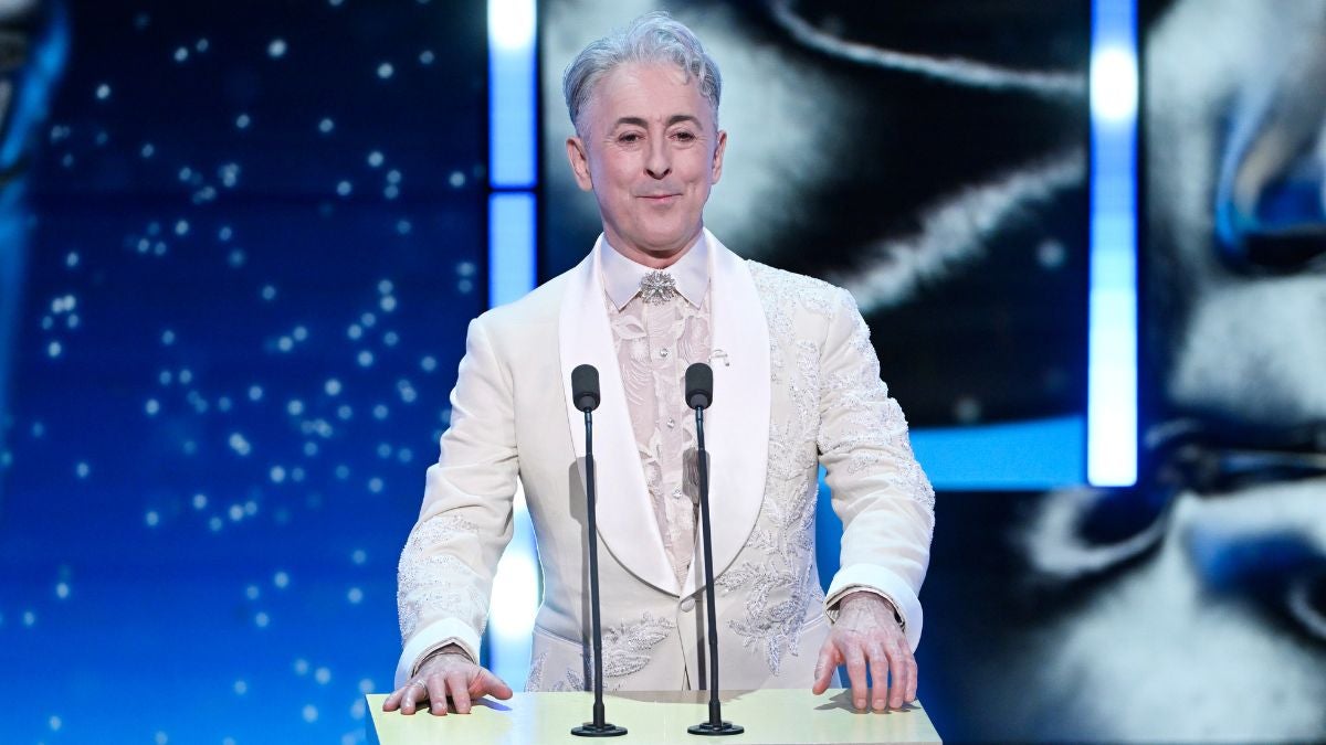 Alan Cumming présente ses excuses après l'incident d'insultes raciales aux BAFTA : "Nous avons tous été déçus"