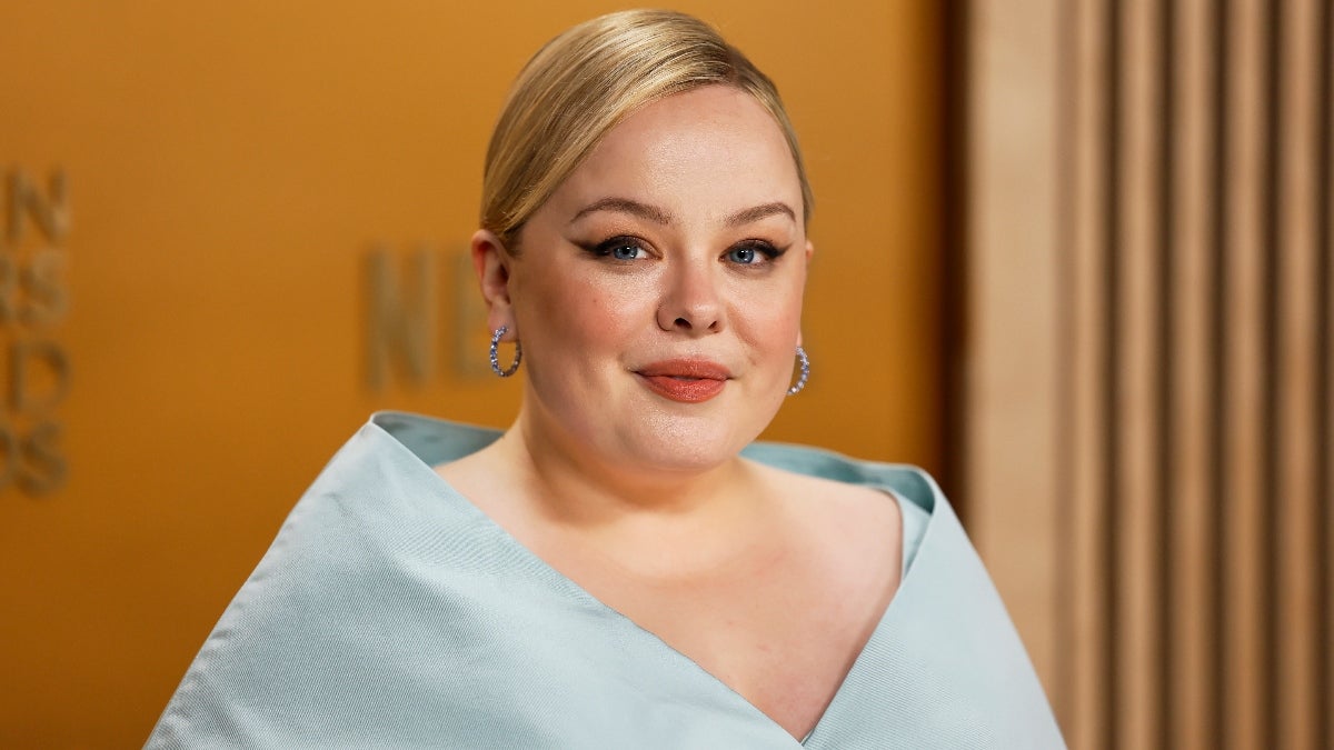 Nicola Coughlan se souvient d'une fan ivre de "Bridgerton" commentant son corps dans une salle de bain : "Je veux