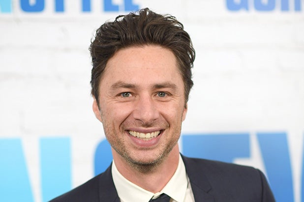 Zach Braff dissipe les rumeurs selon lesquelles il sort avec un chatbot IA : « Je ne peux pas croire que je dois taper ces mots »