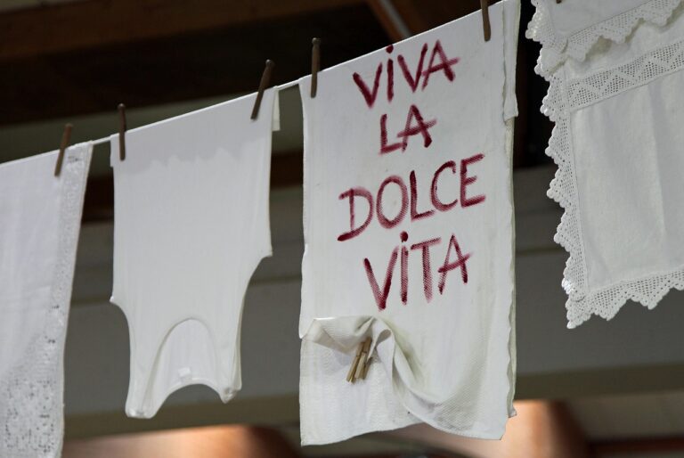 L&rsquo;art de vivre à l’Italienne : pourquoi la Dolce Vita nous fascine tant ?